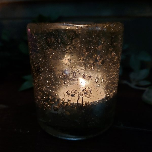Handgemaakt sfeerlicht van glas met luchtbelletjes van het merk Brynxz