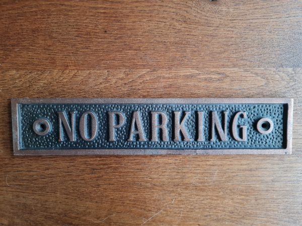 No Parking - Wandbord van gietijzer