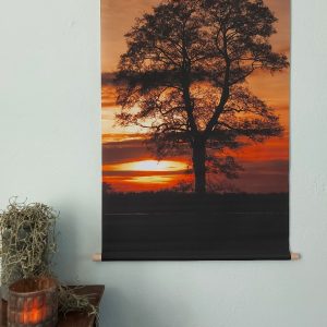 Wanddoek – Zonsondergang achter een boom