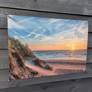 Tuinposter Duinen, strand en zee met zonsondergang