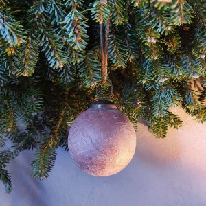 Swiet Home – Kerstbal van glas – Lara bruin Ø8cm