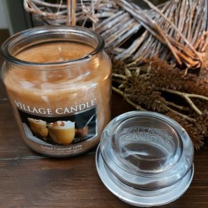 Village Candle – Salted Caramel Latte Geurkaars M – D. 9.5 H.11cm