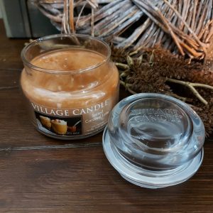 Village Candle – Salted Caramel Latte Geurkaars S – D. 9.5 H.8cm