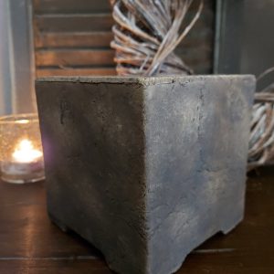 Mansion – Bloempot van steen – Bruin – D.13 H.13cm