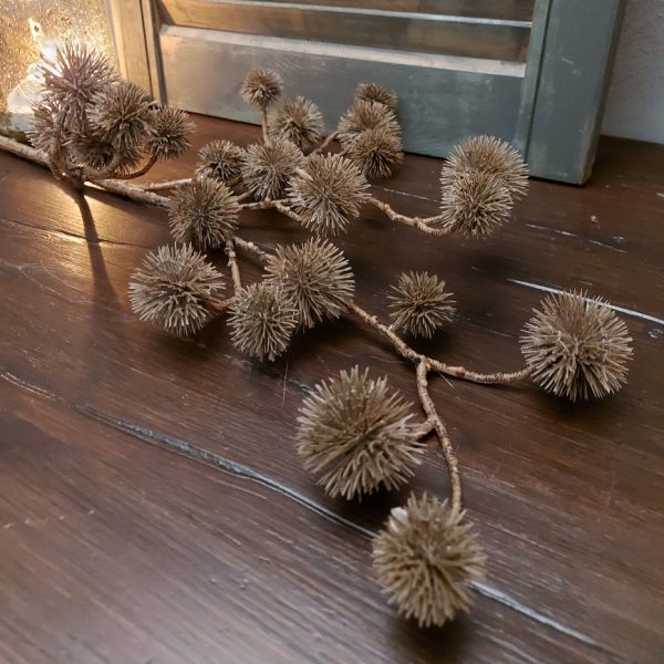 Chestnut kunstbloem van het merk Brynxz. De bruine kastanje tak heeft een lengte van 74 cm.