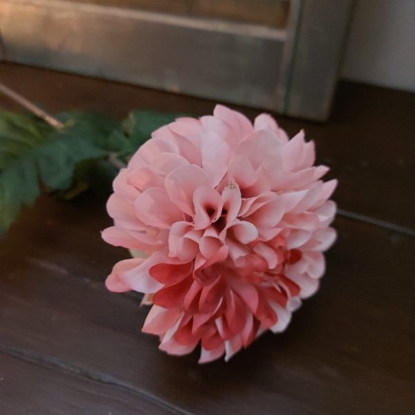 Dahlia zijdenbloem in een roze kleur van het merk Countryfield.