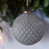 Swiet Home - Kerstbal van glas - Lara grijs Ø13cm - Afbeelding 2