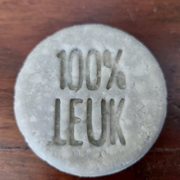 Zeepblok om je haar mee te wassen van 100%LEUK, als je haar maar goed zit.