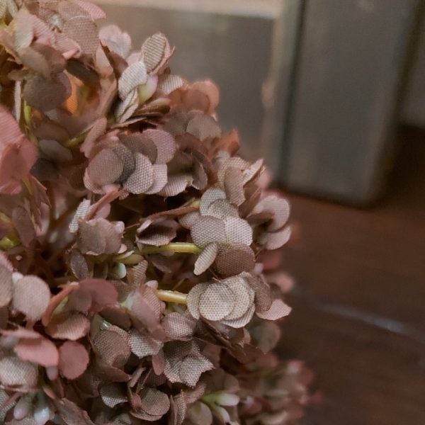 Hortensia kunstbloem in herfstkleuren met 5 bloemtrossen, van het merk Brynxz.