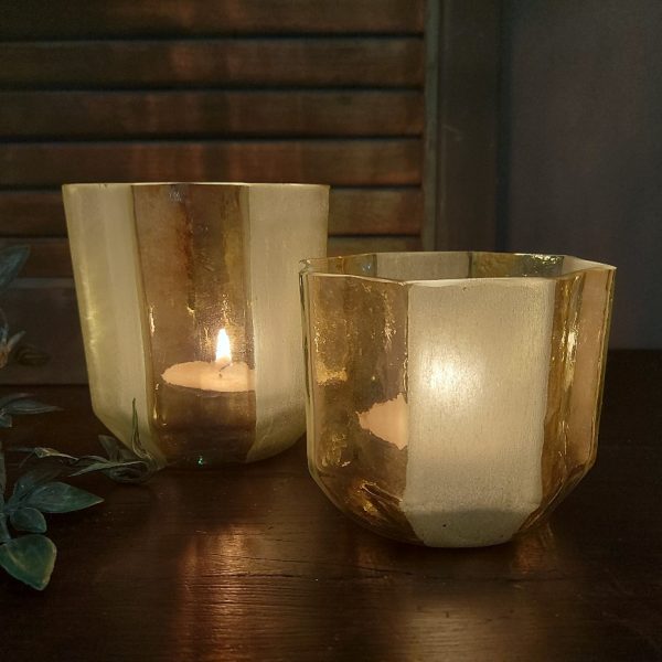 Sfeerlicht van glas voor een theelicht van 6 cm in warme kleuren, van het merk Mansion Atmosphere.