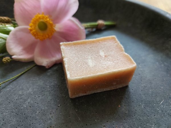 Marokkaans geurblokje met de geur Sandalwood, amberblokje.