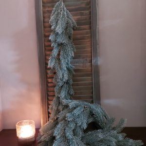 Kerst guirlande van kunst dennentakken van 190 cm lang, van het merk Brynxz.