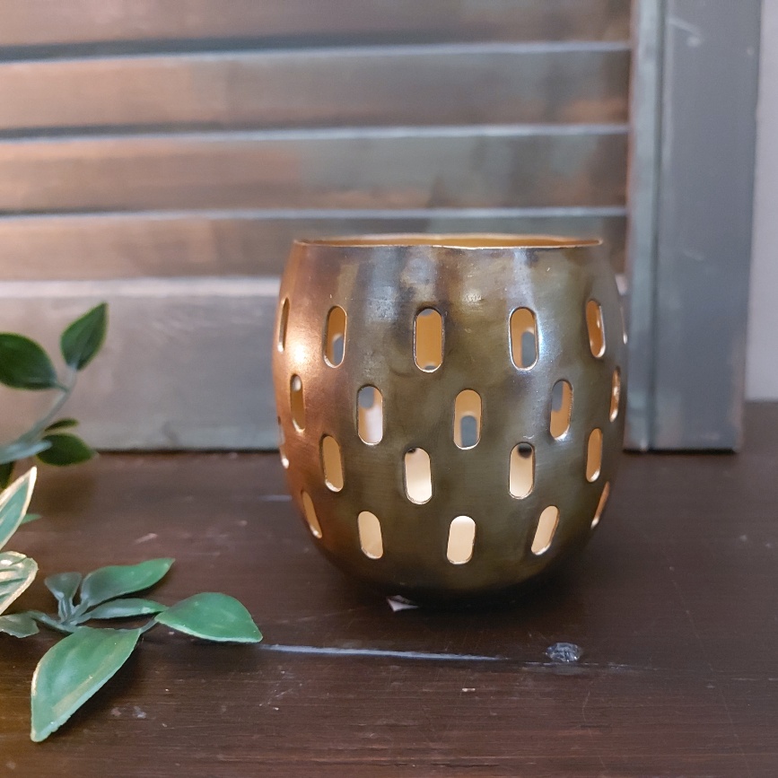 Sfeerlichtje van metaal in een koper kleur, van het merk Countryfield.