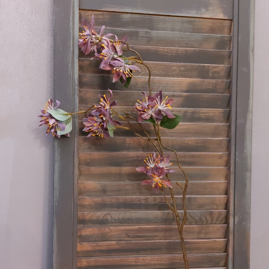 Clematis kunstbloem in een paarse kleur, van het merk Brynxz.