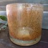 Sfeerlicht van glas in een amber kleur, van het merk Brynxz.