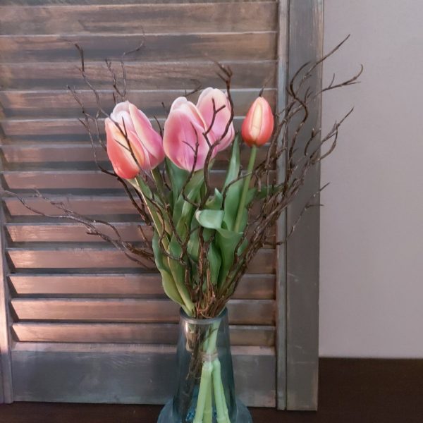 Bosje van 5 bonte kunst tulpen in een roze en crème kleur van het merk Countryfield.