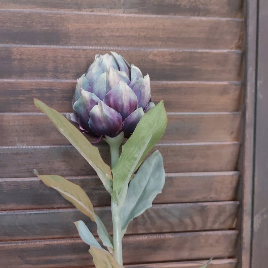 Artisjok kunstbloem in een paarse kleur van het merk Countryfield.