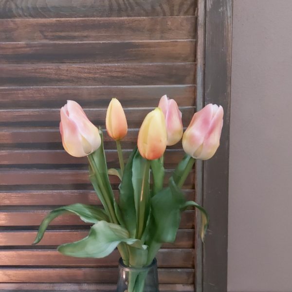 Bosje met 5 bonte kunsttulpen in roze en gele kleuren, van het merk Countryfield.