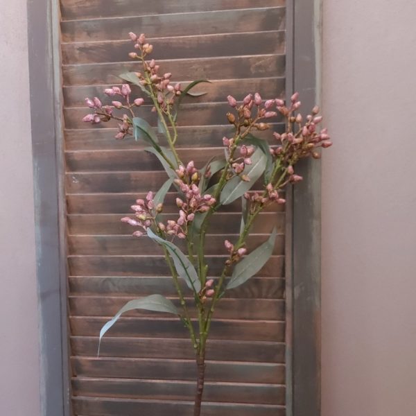 Eucalyptus kunstbloem met kleine paarse vruchtjes, van het merk Brynxz.