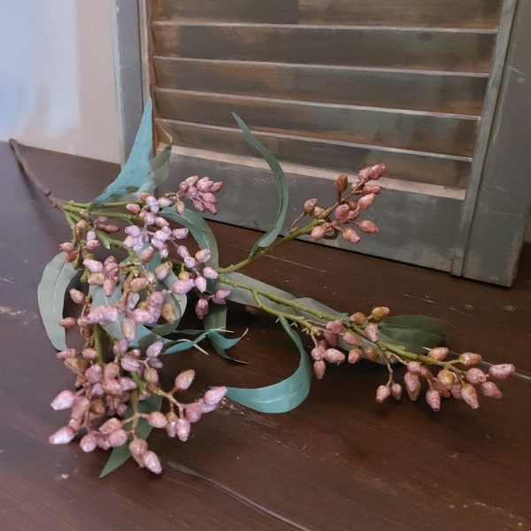 Eucalyptus kunstbloem met kleine paarse vruchtjes, van het merk Brynxz.