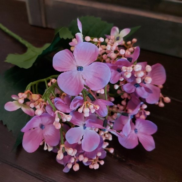 Hortensia kunstbloem met een grote roze bloem, van het merk Brynxz.