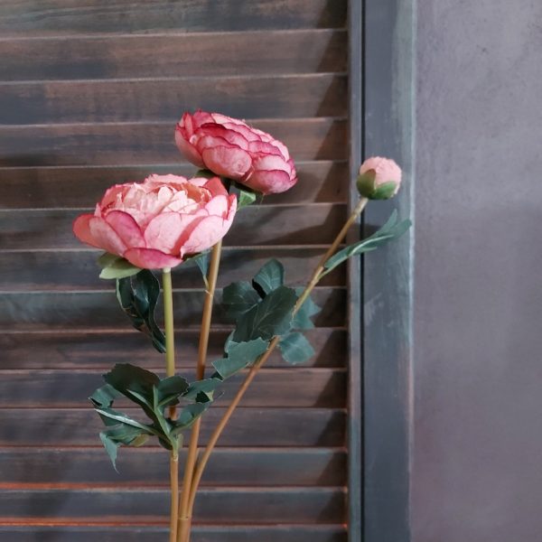 Pioenroos zijdenbloem met drie bloemen in een donker roze kleur, van het merk Brynxz.