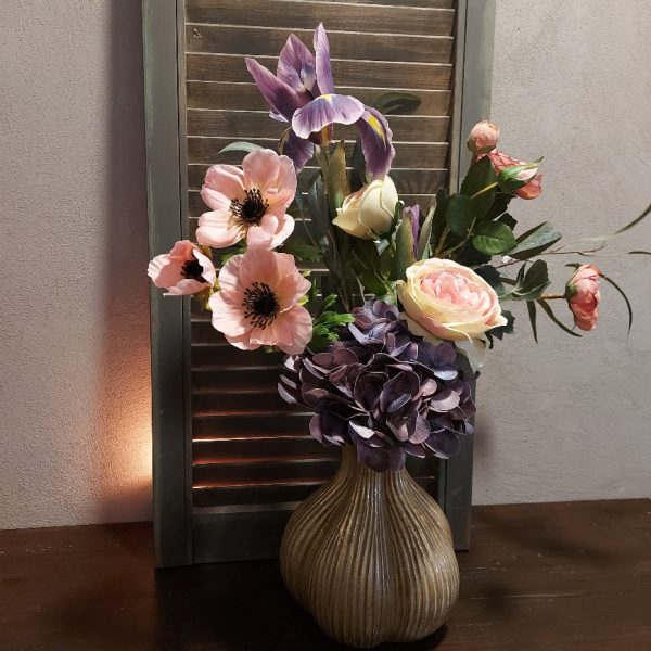 Compleet boeket zijdenbloemen in paarse en roze kleurtinten. Exclusief verkrijgbaar bij Creatieve Decoraties Voor Jou.