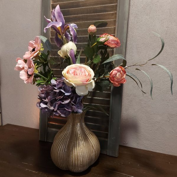 Compleet boeket zijdenbloemen in paarse en roze kleurtinten. Exclusief verkrijgbaar bij Creatieve Decoraties Voor Jou.