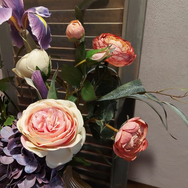 Compleet boeket zijdenbloemen in paarse en roze kleurtinten. Exclusief verkrijgbaar bij Creatieve Decoraties Voor Jou.