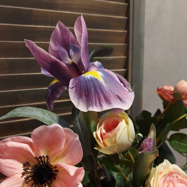 Compleet boeket zijdenbloemen in paarse en roze kleurtinten. Exclusief verkrijgbaar bij Creatieve Decoraties Voor Jou.