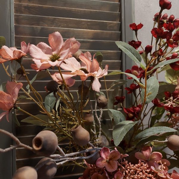 Compleet boeket zijden bloemen in zachte vervaagde pasteltinten. Exclusief verkrijgbaar bij Creatieve Decoraties Voor Jou.