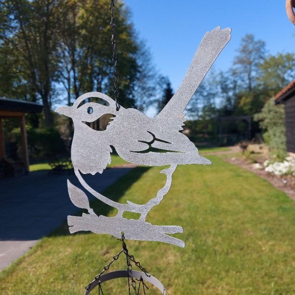 Windgong van metaal met 5 pijpjes, voorzien van een decoratieve vogel. Van het merk Countryfield.