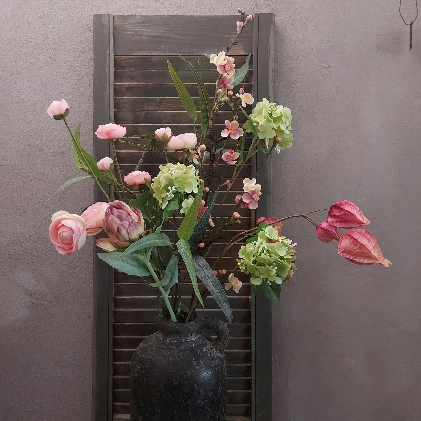 Boeket zijden bloemen in zachte lente kleuren. Exclusief verkrijgbaar bij Creatieve Decoraties voor Jou.