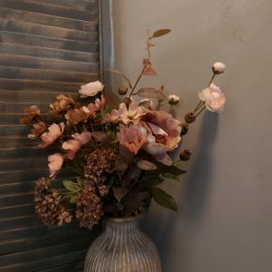 Compleet boeket zijden bloemen in zachte vervaagde pasteltinten. Exclusief verkrijgbaar bij Creatieve Decoraties Voor Jou.