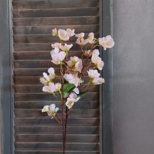 Twijg met roze kersenbloesem zijdenbloemen van het merk Countryfield.