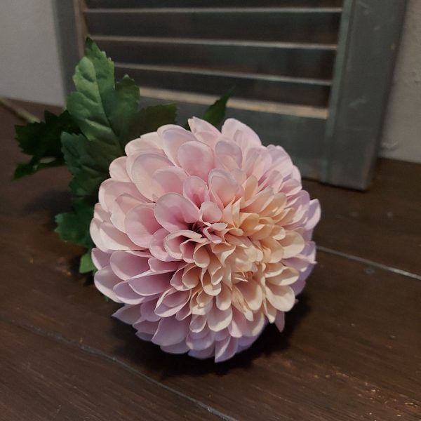 Roze Chrysant kunstbloem met een grote bloem, van het merk Brynxz.