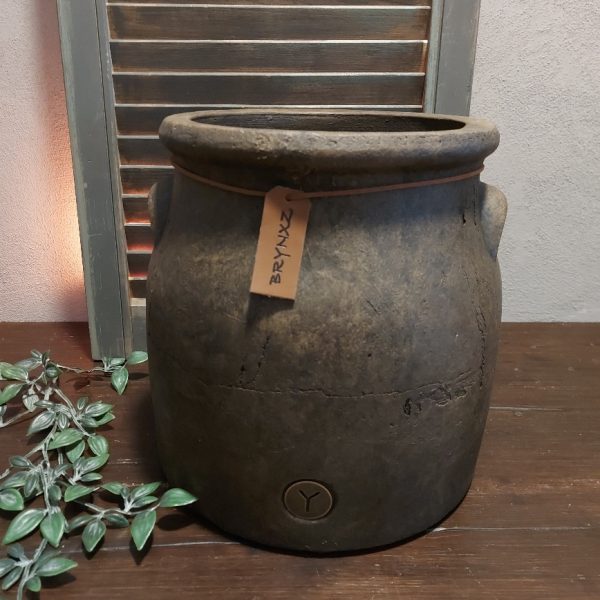 Bloempot van aardewerk in een warm bruine kleur, van het merk Brynxz uit de serie Majestic Brown