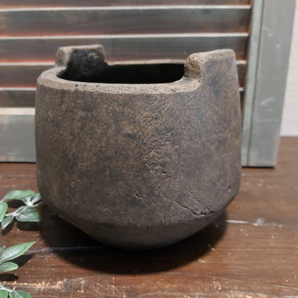 Bloempot van aardewerk in een warm bruine kleur, van het merk Brynxz uit de serie Majestic Brown.