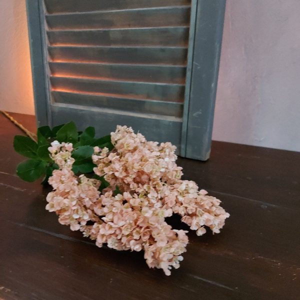 Pluimhortensia kunstbloem met 5 bloemtrossen in een zacht roze kleur, van het merk Brynxz.