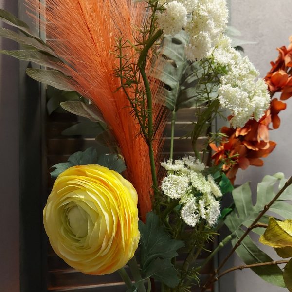Compleet boeket zijden bloemen in vrolijke zomerkleuren. Exclusief verkrijgbaar bij Creatieve Decoraties Voor Jou.
