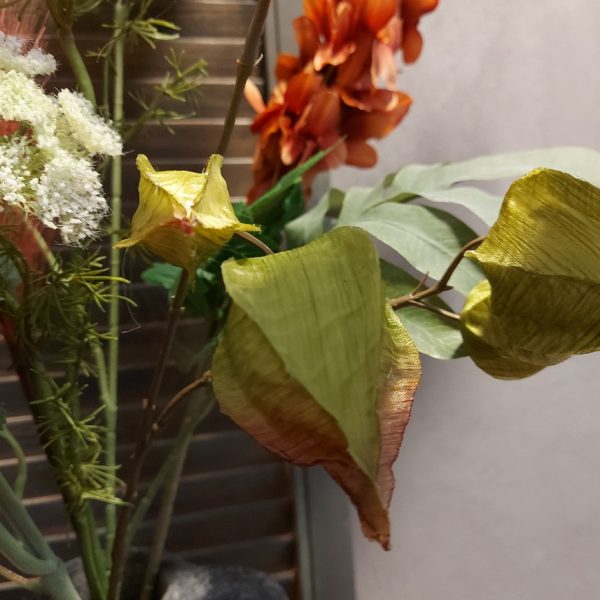 Compleet boeket zijden bloemen in vrolijke zomerkleuren. Exclusief verkrijgbaar bij Creatieve Decoraties Voor Jou.