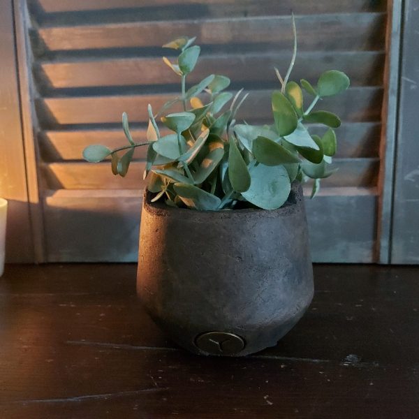Ronde bloempot van aardewerk in een warm bruine kleur, van het merk Brynxz uit de serie Majestic Brown.