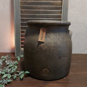 Bloempot van aardewerk in een warm bruine kleur, van het merk Brynxz uit de serie Majestic Brown.