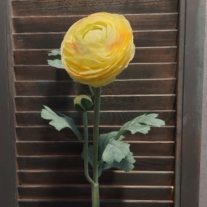 Ranonkel zijdenbloem in een zacht gele kleur, van het merk Mansion Atmosphere.