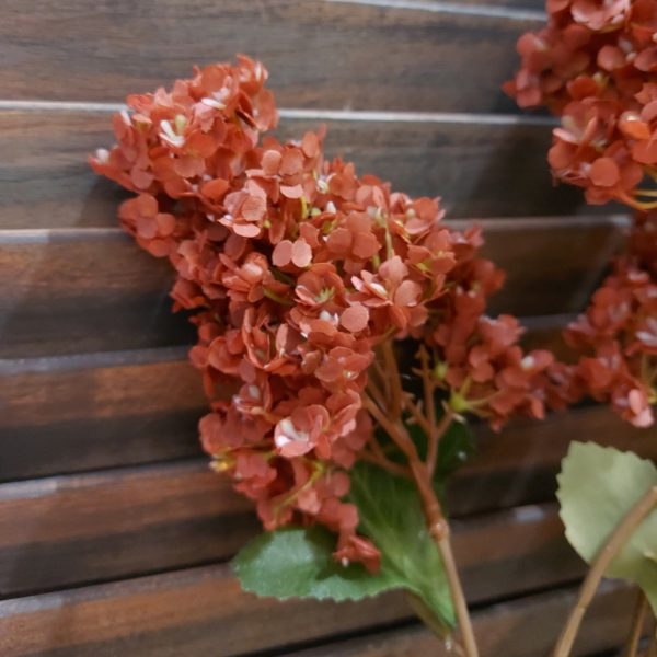 Pluimhortensia kunstbloem met 5 bloemtrossen in een zacht roze kleur, van het merk Brynxz.