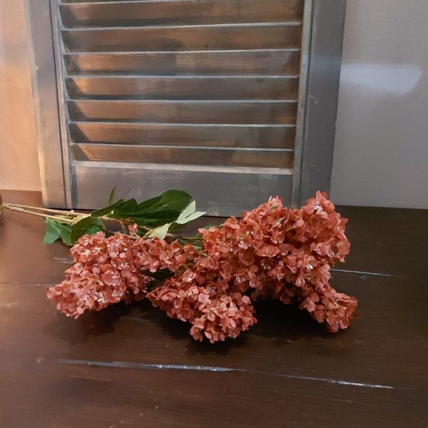 Pluimhortensia kunstbloem met 5 bloemtrossen in een zacht roze kleur, van het merk Brynxz.