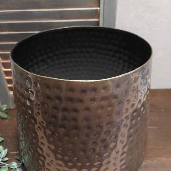 Metalen bloempot in een warme koperkleur van het merk Countryfield.