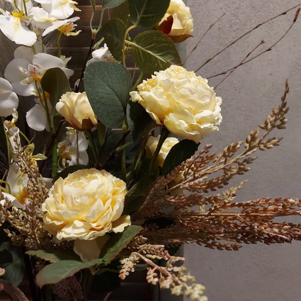 Boeket zijden bloemen in zachte lente kleuren. Exclusief verkrijgbaar bij Creatieve Decoraties voor Jou.