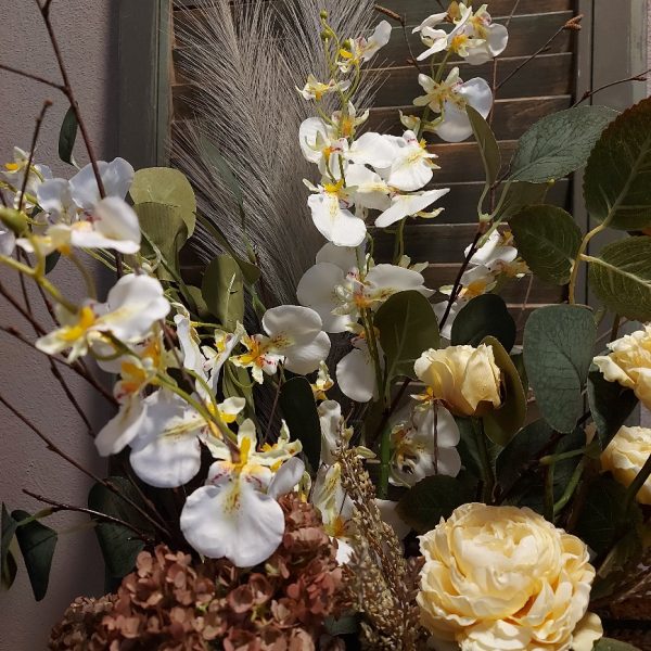 Boeket zijden bloemen in zachte lente kleuren. Exclusief verkrijgbaar bij Creatieve Decoraties voor Jou.