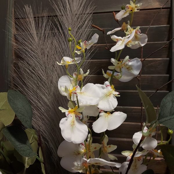 Boeket zijden bloemen in zachte lente kleuren. Exclusief verkrijgbaar bij Creatieve Decoraties voor Jou.